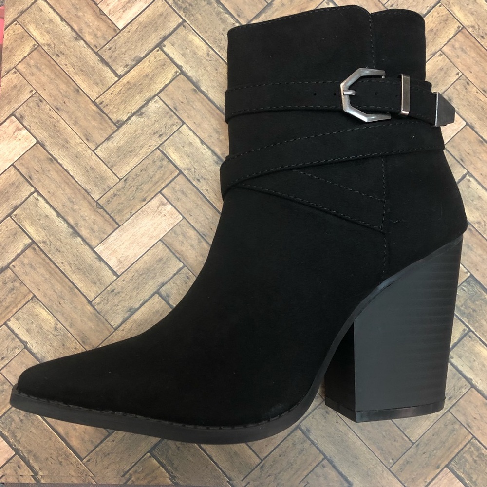 Black Ankle Booties 🔥 - Picture 2 of 3